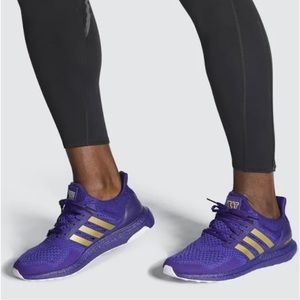 Washington Huskies adidas Ultraboost 1.0 DNA Running Shoe - Purple/Gold